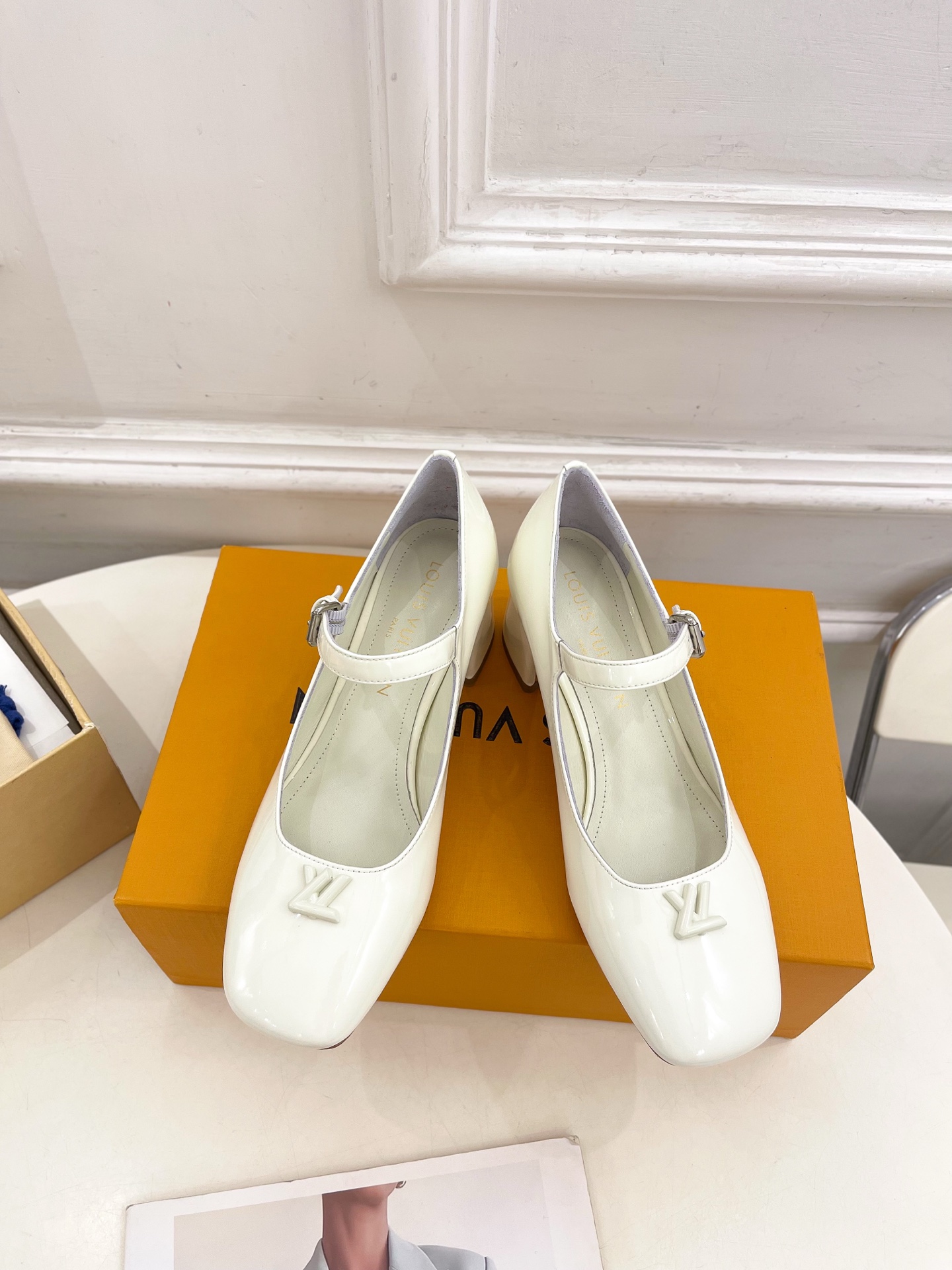 Women's high heels